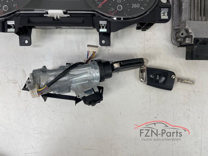 VW Golf 7 GTE Starterset Kilometerteller contactslot + 2 Sleutels