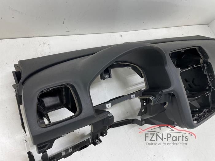 VW Scirocco 1K8 Dashboard Los Titaniumzwart