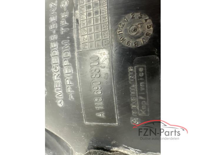 Mercedes-Benz Cla A118 Modderkuip Links-Voor