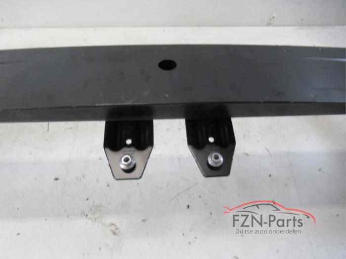 VW Passat B8 Bumperbalk