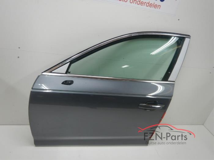 Audi A4 8W5 Sedan Portier Links-voor LX7R