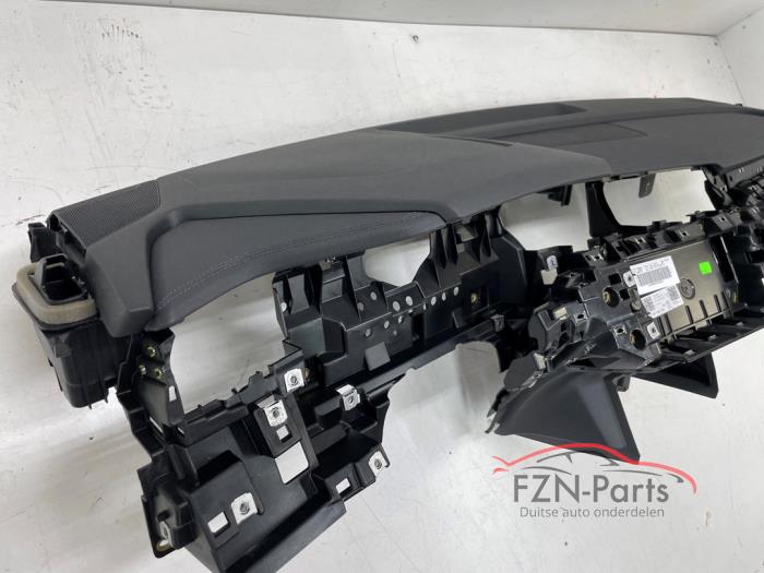 Audi E-Tron 4KE Dashboard basis Zwart