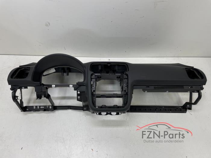 VW Scirocco 1K8 Dashboard Los Titaniumzwart