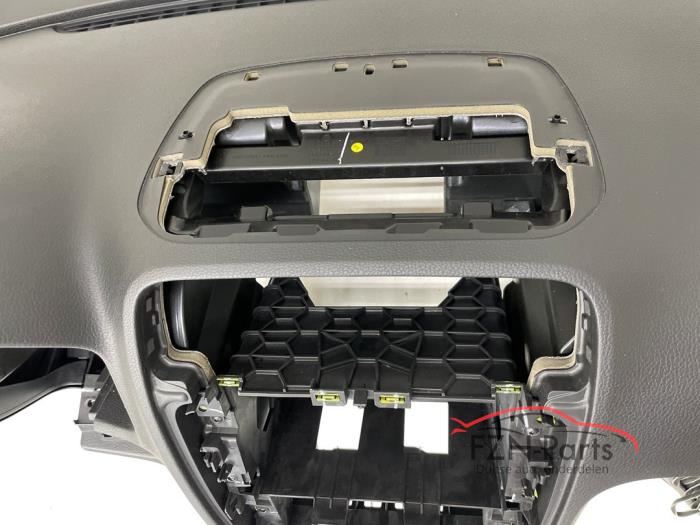 VW Scirocco 1K8 Facelift Dashboard Los Titaniumzwart