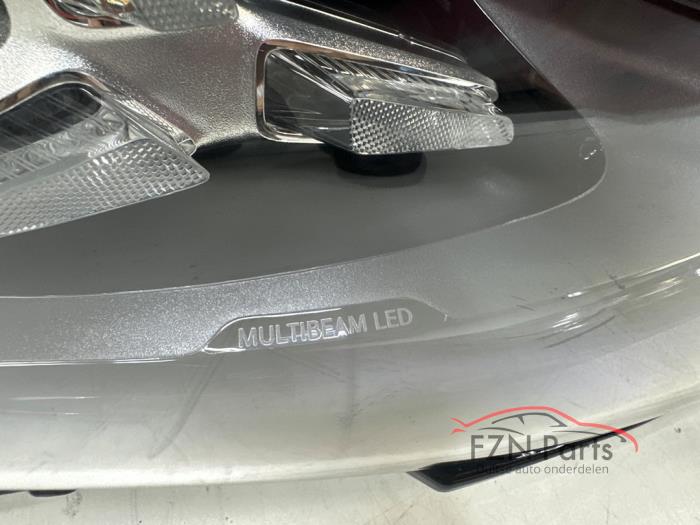 Mercedes Benz CLA W174 Koplamp Rechts Multibeam LED
