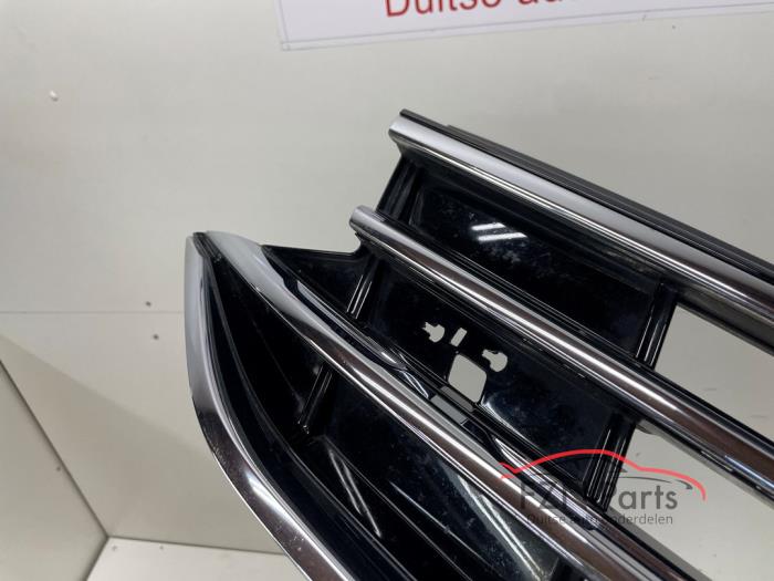 VW Tiguan 5NA Facelift R-Line Grille