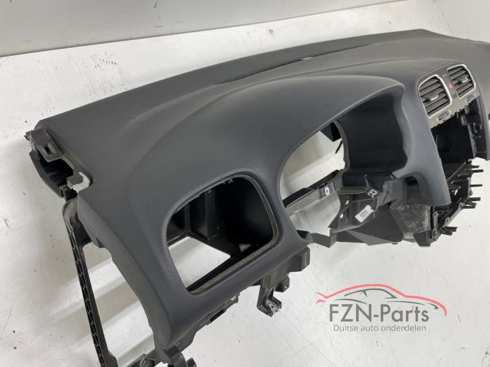 VW Golf 6 Dashboard Los Titaniumzwart