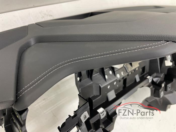 Audi E-tron 4KE Dashboard los Leer Zwart