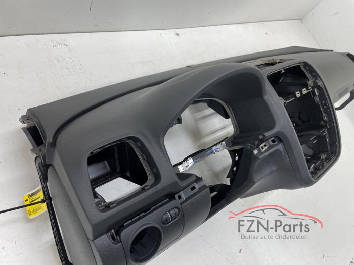 VW Scirocco 1K8 Facelift Dashboard Los Titaniumzwart