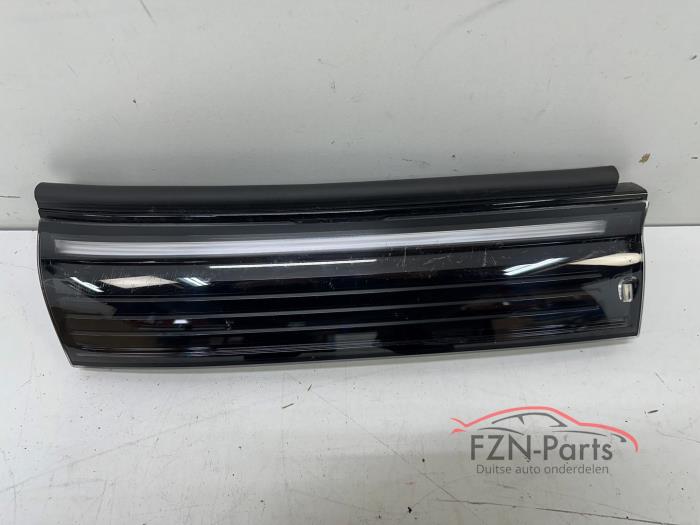 VW Tiguan 571 Verlichte grille Rechts