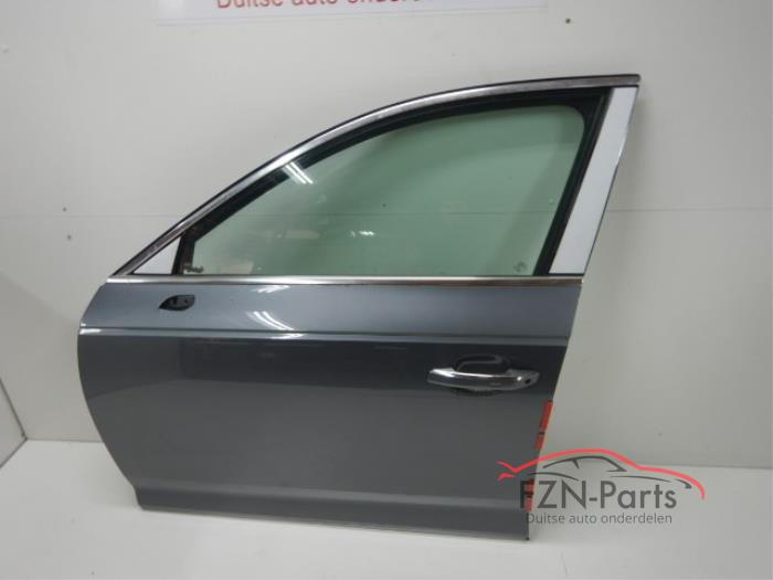 Audi A4 8W5 Sedan Portier Links-voor LX7R