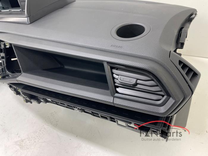 VW Transporter T6.1 Dashboard los met Tacho