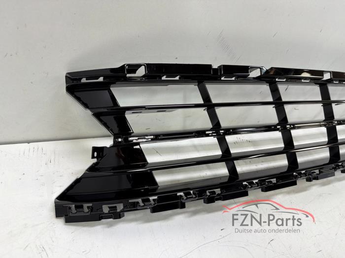 VW Passat B8 R-Line voorbumper Inleg Hoogglanszwart