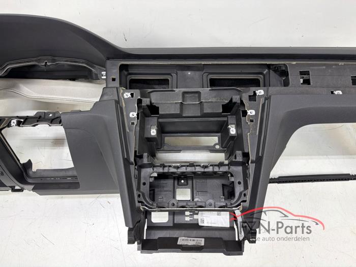 VW Passat B8 Dashboard Head-up