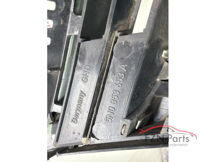 VW Tiguan 5N0 Grille chrome