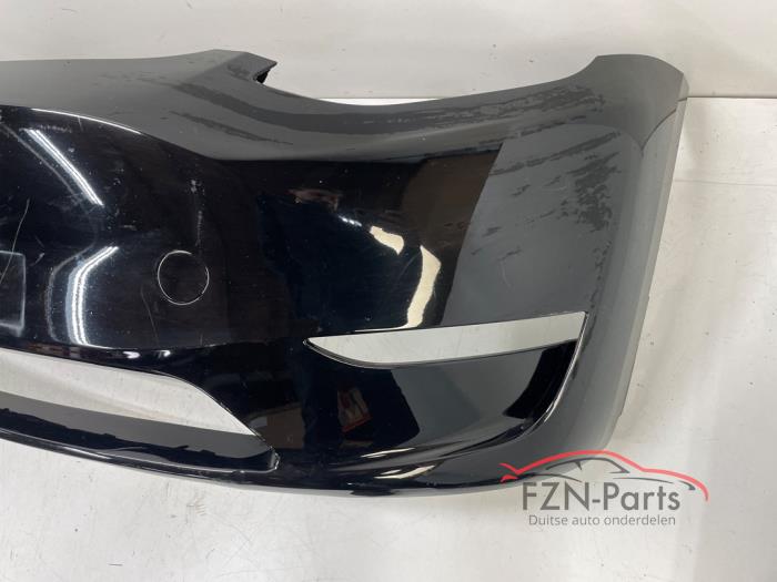 Tesla Model Y Voorbumper Solid black