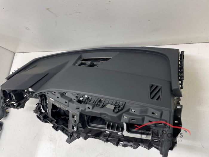 Audi Q4 E-tron 89B Dashboard los