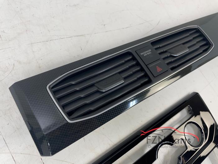 VW Caddy 2K5 Life Dashboard inleg set Luchtroosters