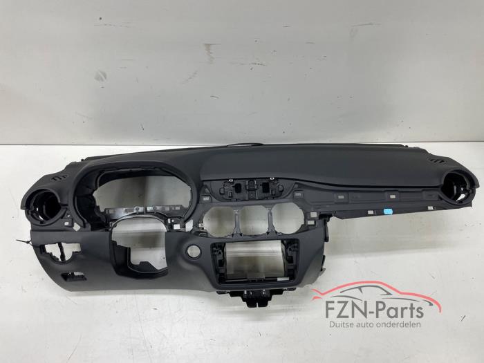 MB B-Klasse W246 facelift Dashboard los