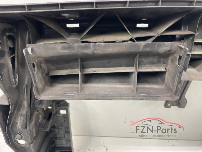 VW Caddy 1T Front met sloten
