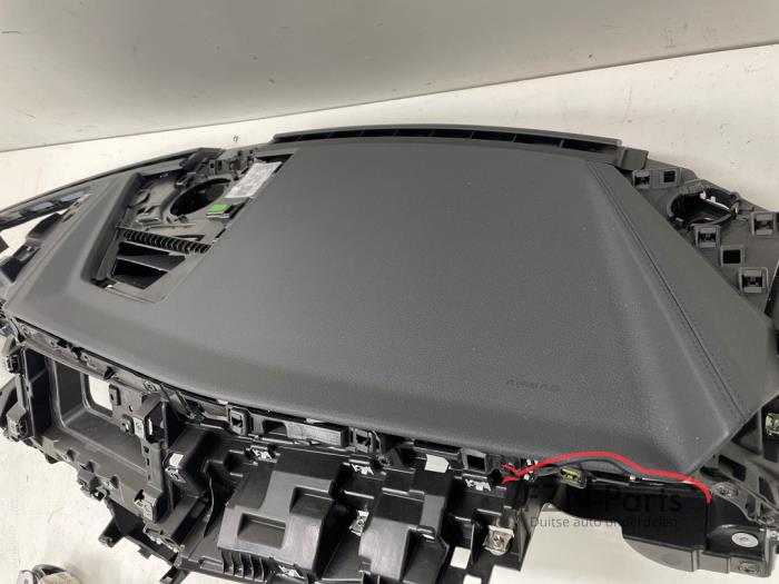 Audi E-tron GT Dashboard los HUD