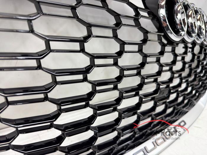 Audi RS4 8W Grille Matt Chrome