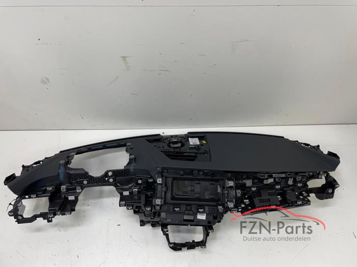 Audi E-tron GT Dashboard los HUD