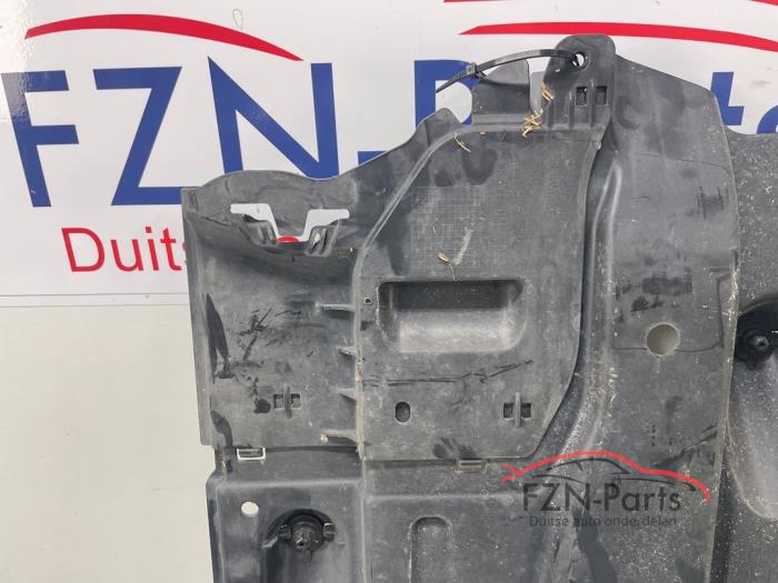 VW Golf 7 Bodem beschemplaat Rechts