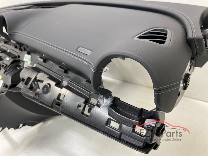 Mercedes-Benz C-Klasse W206 Dashboard los leer