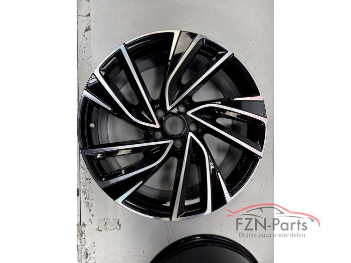 VW Passat B8 Lichtmetalen Velgen set 4x Adelaide 19 inch