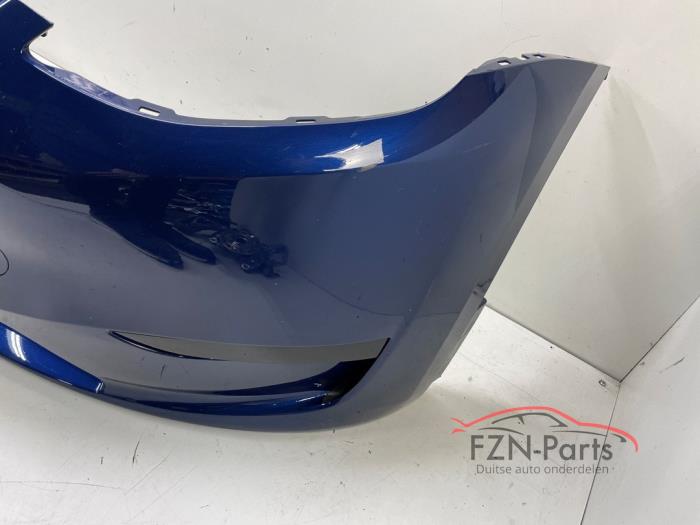 Tesla Model Y Voorbumper Deep Blue Metallic