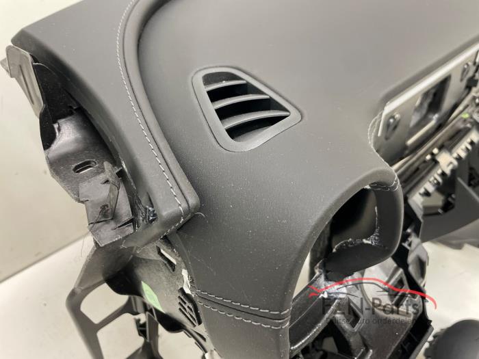 Mercedes-Benz C-Klasse W206 Airbagset+Dashboard Leer