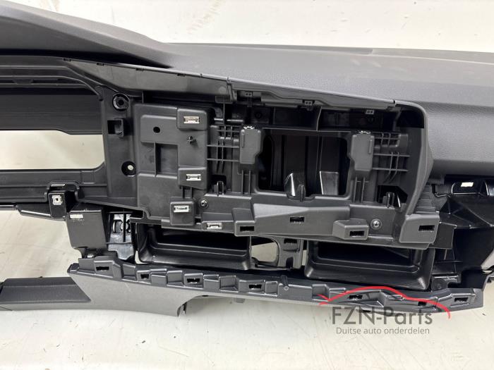 VW Volkswagen Golf 8 8.5 Facelift Dashboard