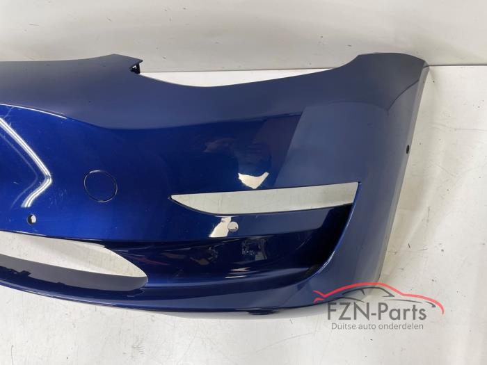 Tesla Model 3 Voorbumper 6PDC Deep Blue Metallic