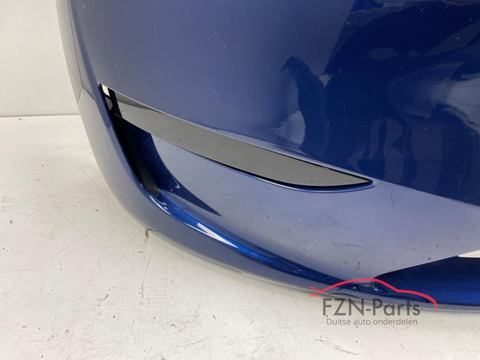 Tesla Model Y Voorbumper Deep Blue Metallic