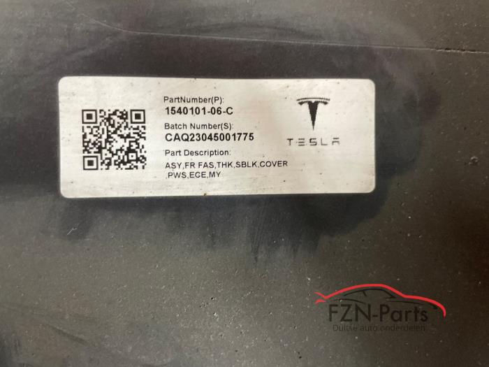 Tesla Model Y Voorbumper Solid black