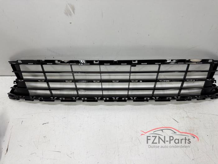 VW Passat B8 R-Line voorbumper Inleg Hoogglanszwart