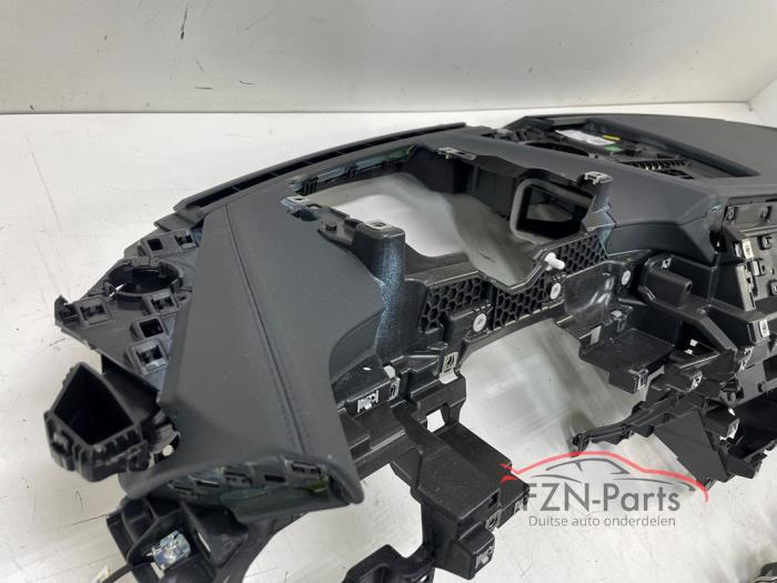 Audi E-tron GT Dashboard los HUD