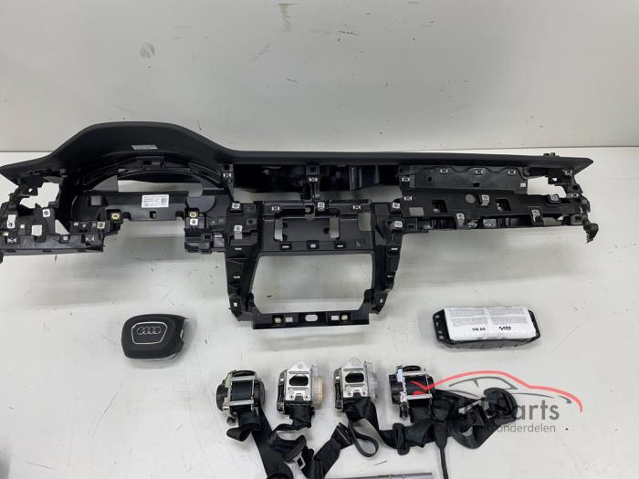 Audi Q8 4M Airbagset+ Dashboard Leer HUD
