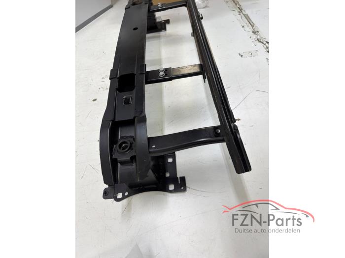 VW Passat B8 Bumperbalk voorzijde+onderstrip
