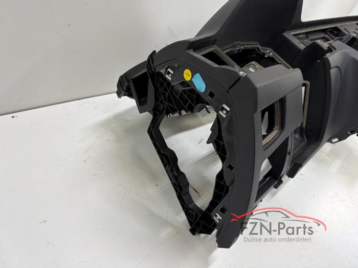 VW Passat B8 Dashboard Head-up