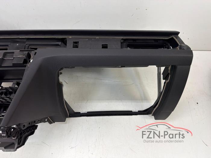 VW Passat B8 Dashboard Head-up