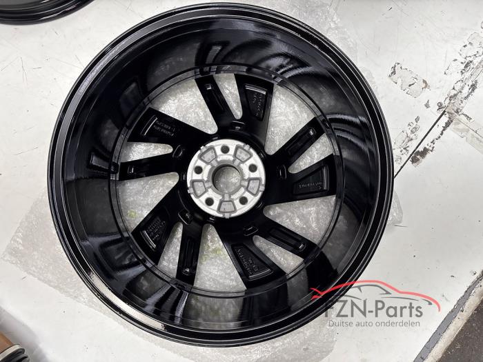VW Passat B8 Lichtmetalen Velgen set 4x Adelaide 19 inch