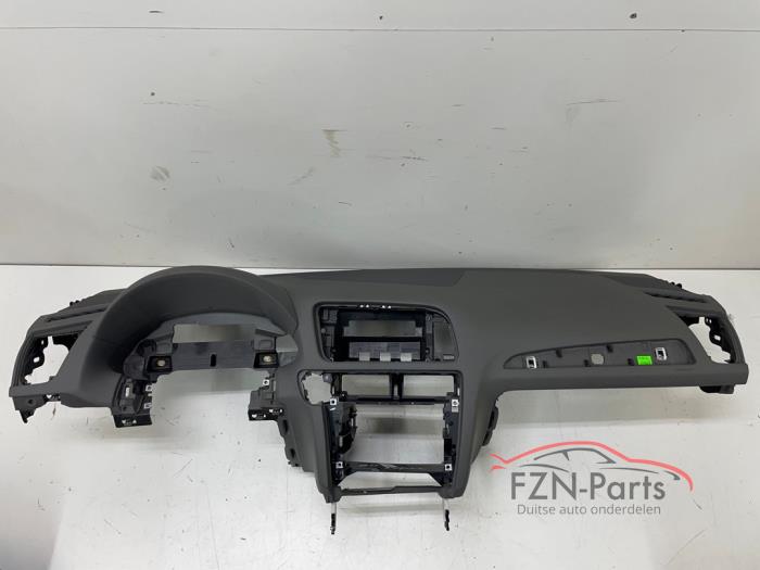 Audi Q5 8R Dashboard los grijs