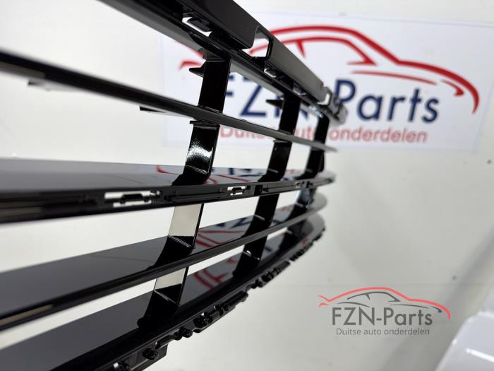 VW Passat B8 R-Line voorbumper Inleg Hoogglanszwart
