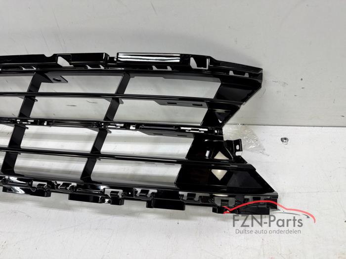 VW Passat B8 R-Line voorbumper Inleg Hoogglanszwart