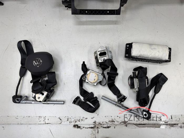 VW Touareg 760 Airbagset+ Dashboard HUD Leer Wit stiksel