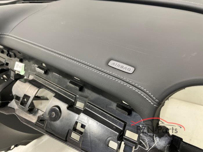 Mercedes-Benz C-Klasse W206 Airbagset+Dashboard Leer