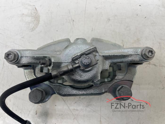 VW Golf 8 Remklauw Links voor