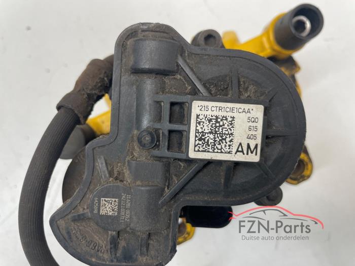 VW Golf 7 Remklauw Links-achter Geel